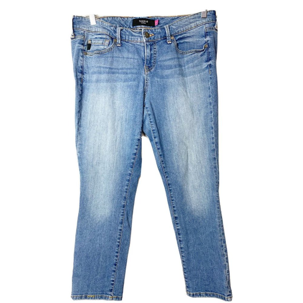 Torrid Sz 14 We Swear By The Fit  Crop Faded Jeans